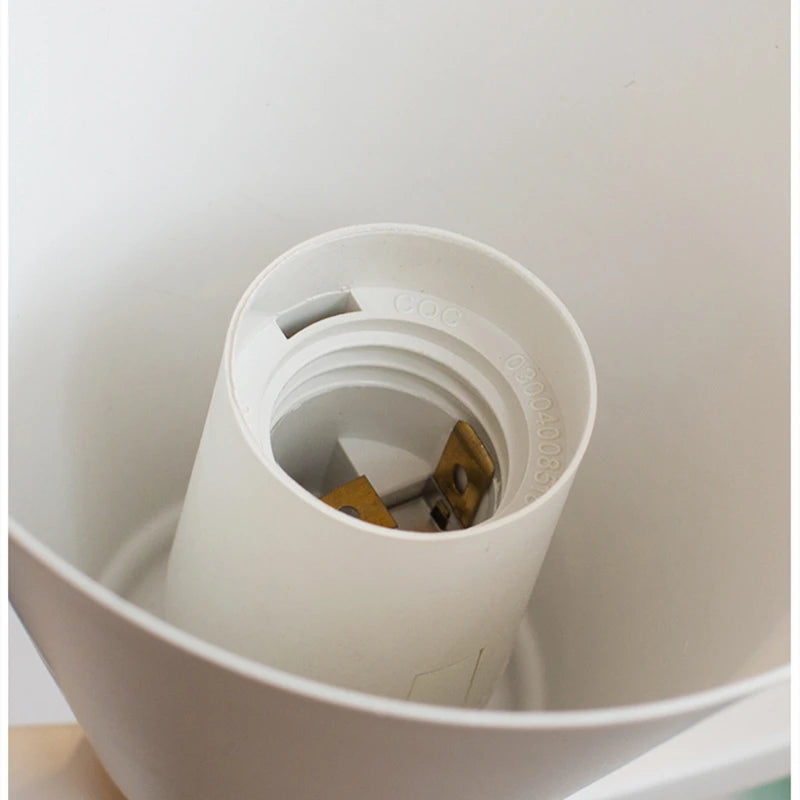 suspension moderne en résine avec décoration de poupée