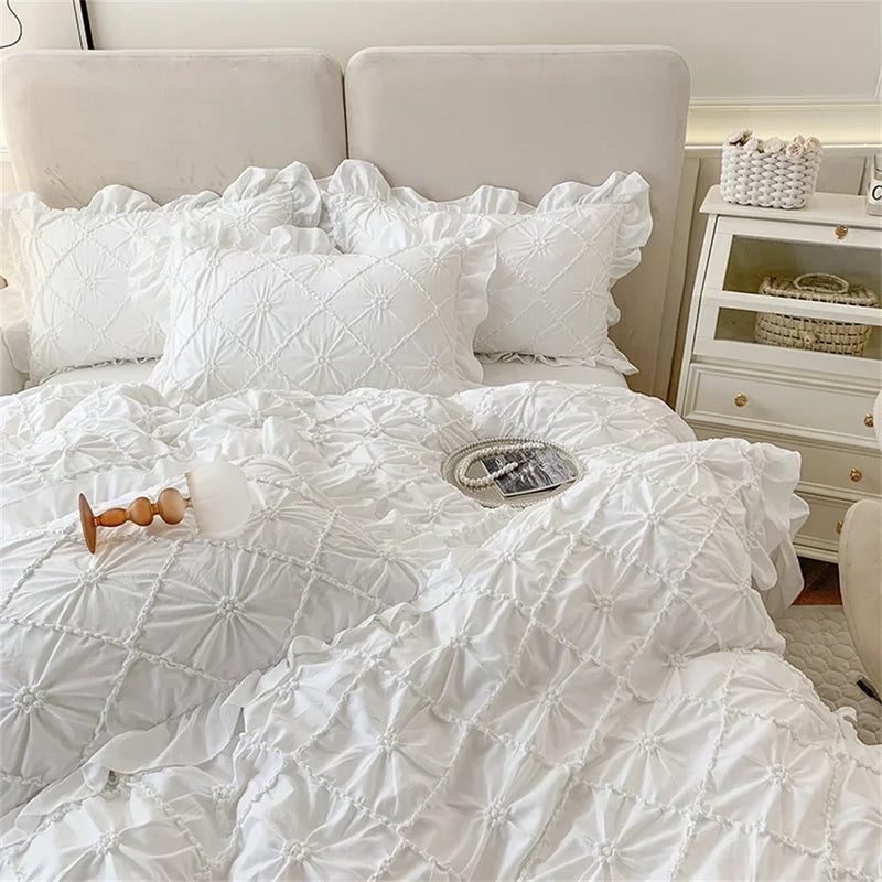 parure de lit plissée avec motif fleurs torsadées