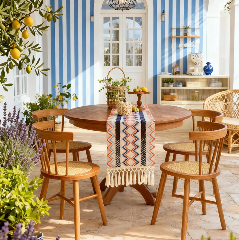 Chemin de table bohème motifs aztèques beige pompons