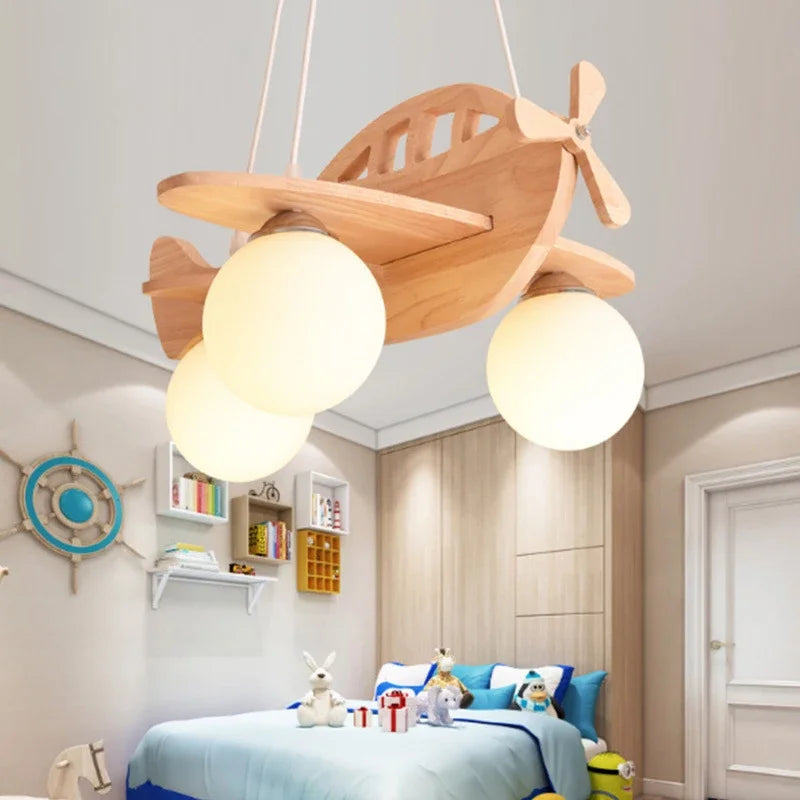 lustre moderne en bois fait main pour chambre enfant décor avion - vue 3 sur 7