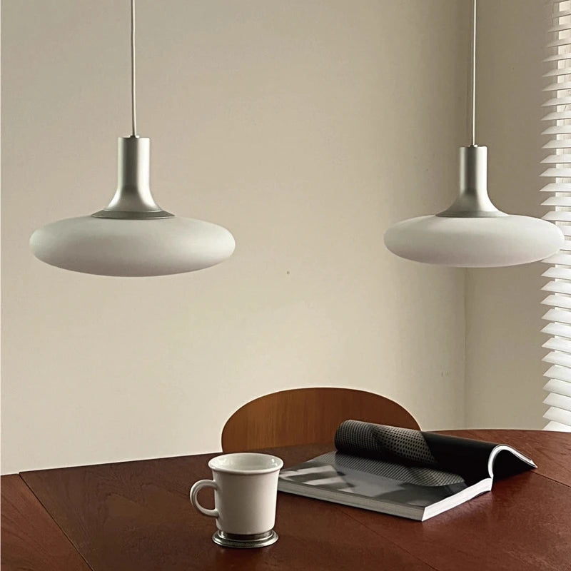 lustre en verre minimaliste créatif pour décoration moderne et originale
