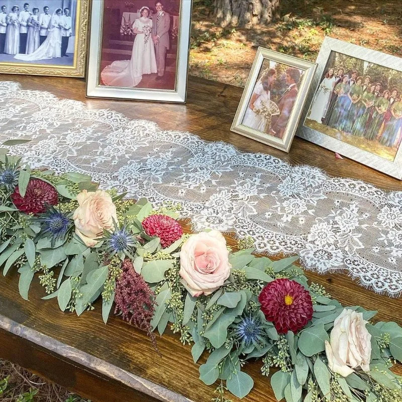 Chemin de table dentelle blanche florale style boheme - vue 3 sur 7