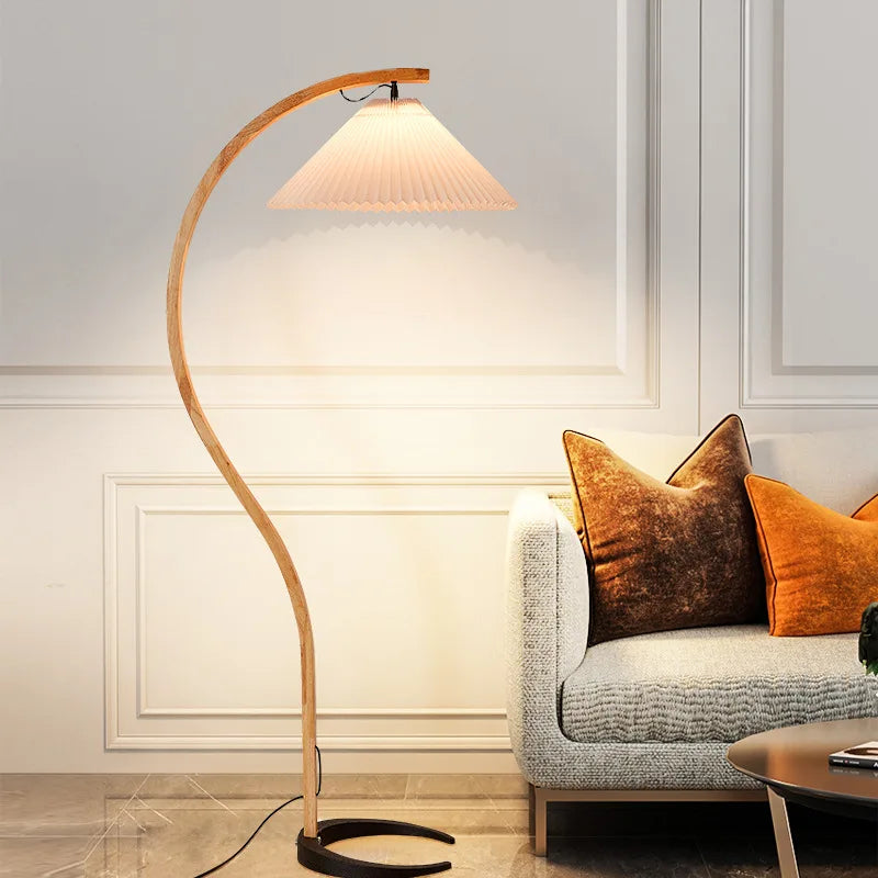 Lampadaire LED plissée en bois naturel et noyer