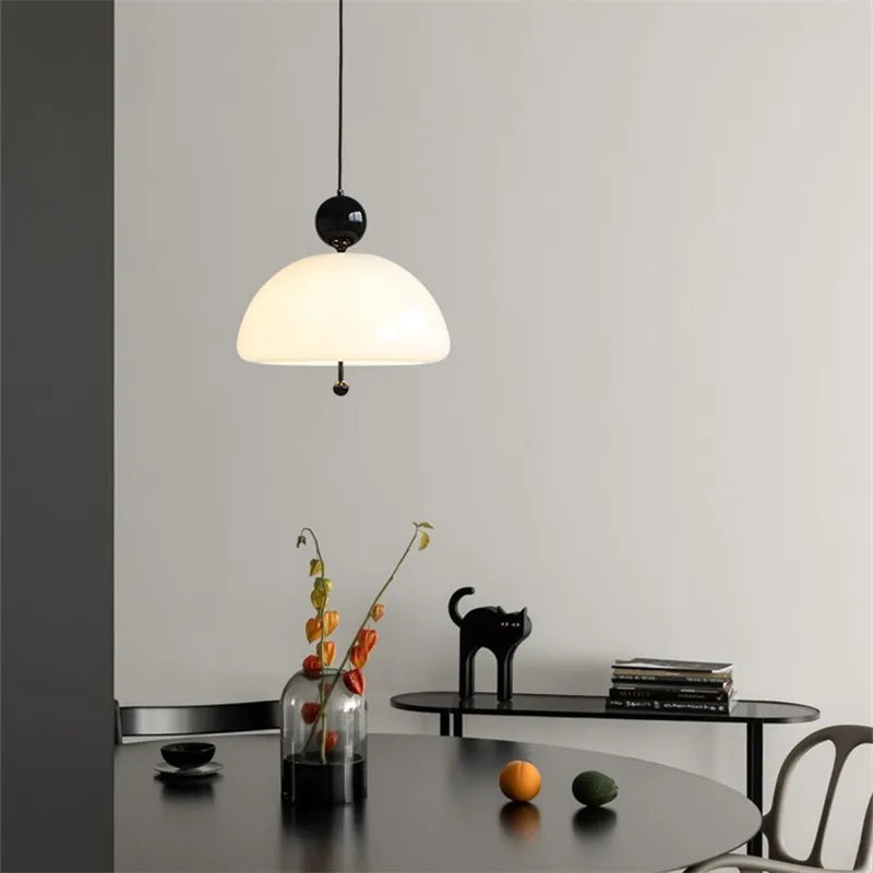 suspension bauhaus en verre blanc style médiéval pour intérieur élégant - vue 4 sur 11