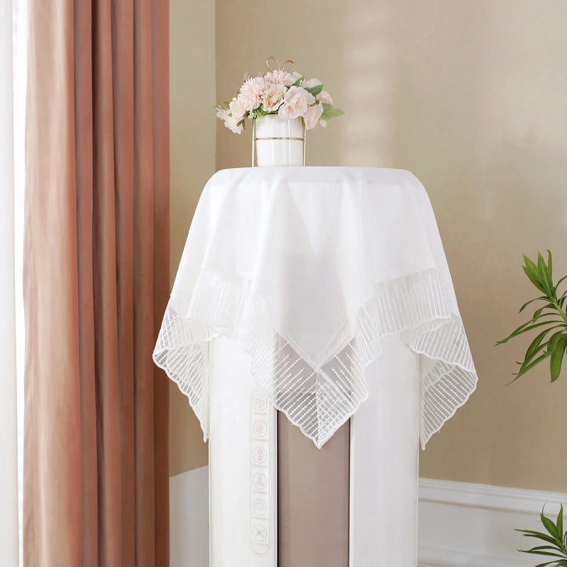 Nappe dentelle style français motif météores décoration table