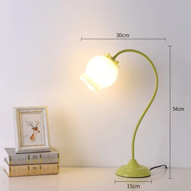 lampe de chevet style américain avec motifs floraux pour cadeau anniversaire - vue 8 sur 8