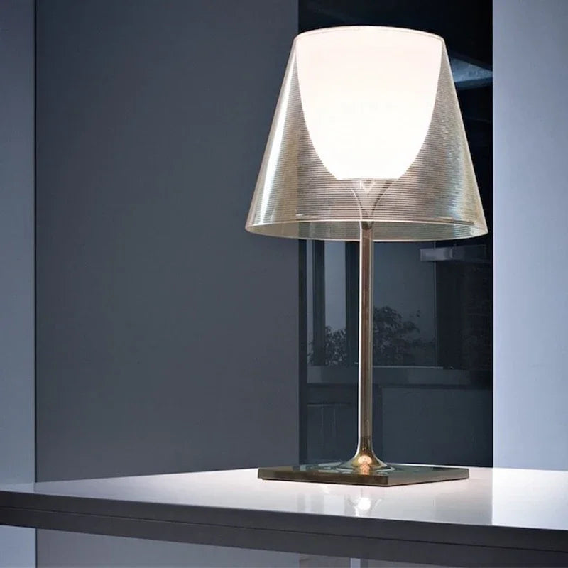 Lampe de Table design italien lampes de Table en acrylique modernes pour salon chambre étude bureau décor lumière Nordc maison lampe de chevet