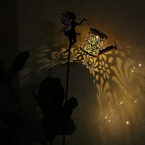 arrosoir solaire avec lumières de jardin et statues de fées - vue 3 sur 7