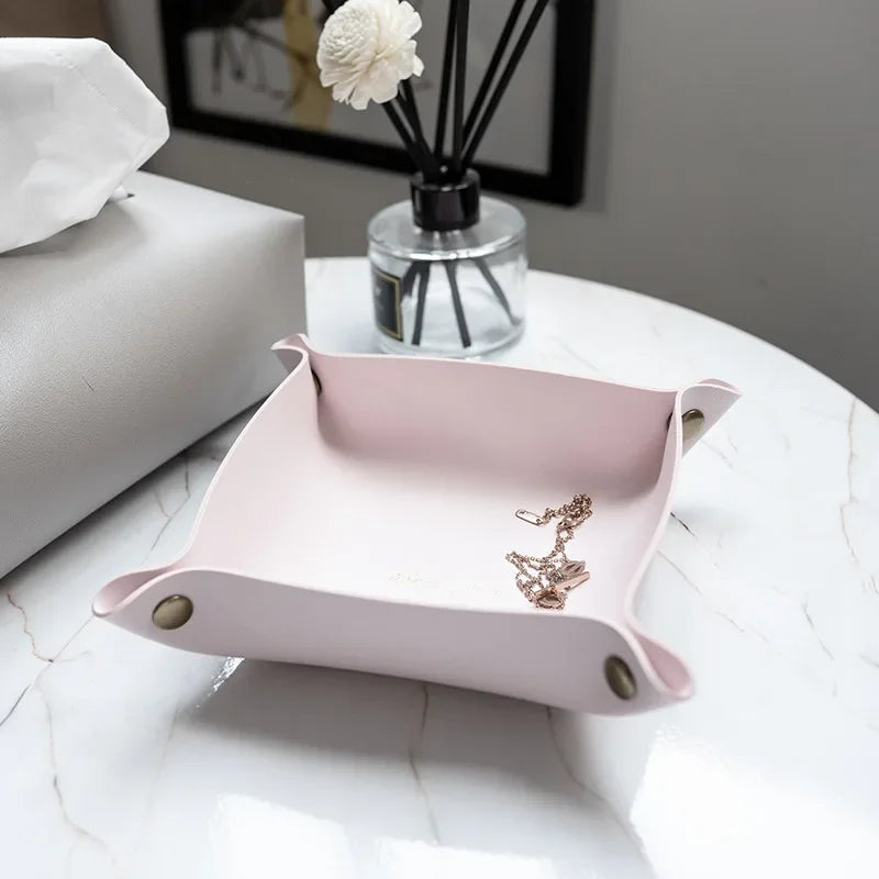 boîte de rangement nordique en cuir pour bureau et bijoux - vue 5 sur 19