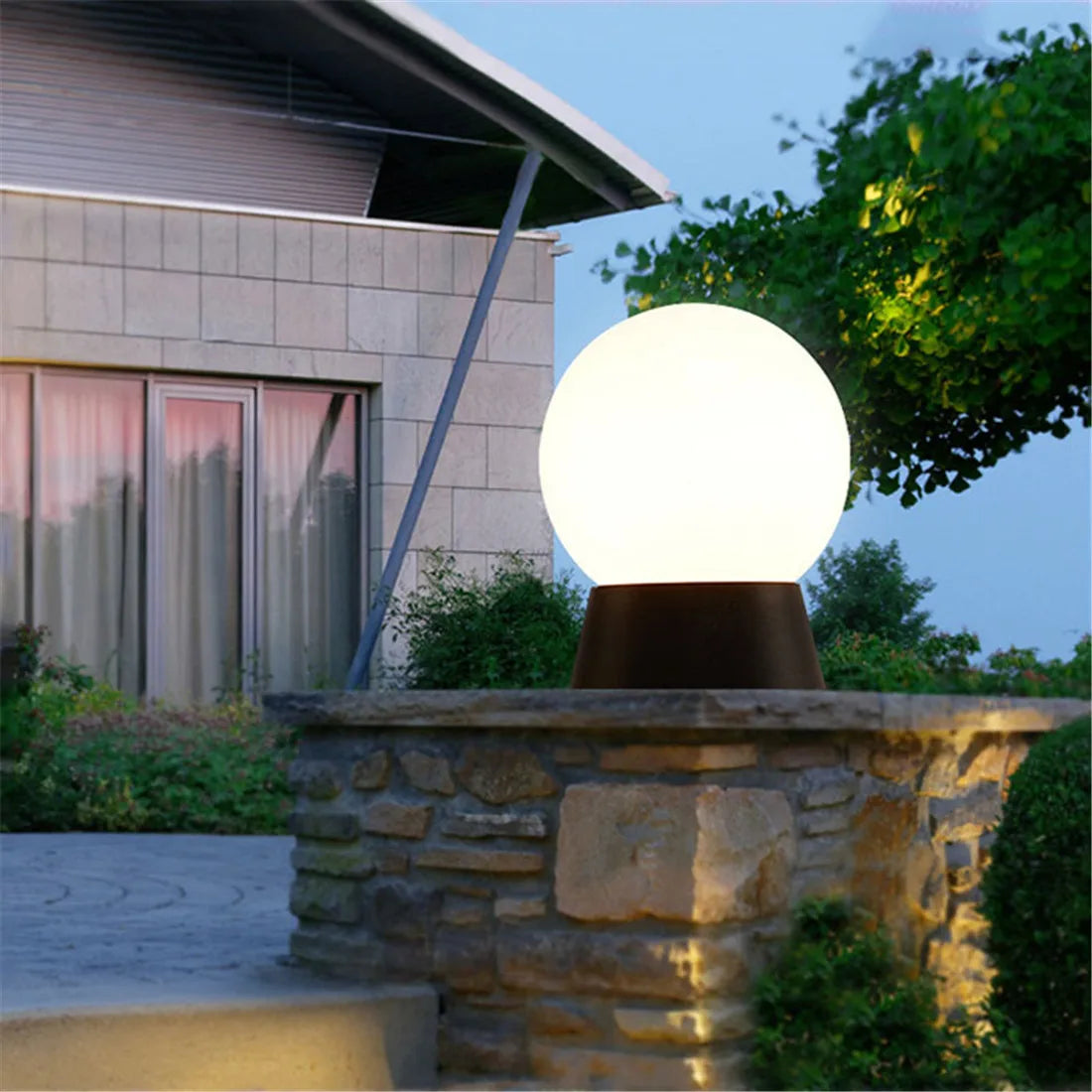 lampadaire extérieur globe noir pour éclairage de jardin et terrasse - vue 6 sur 15