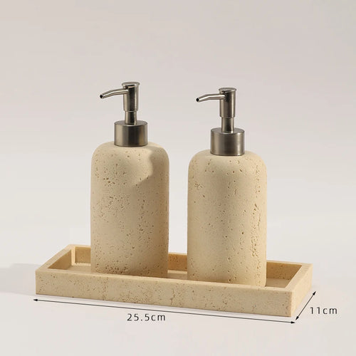bouteille de désinfectant et accessoires de salle de bain luxe - vue 18 sur 19