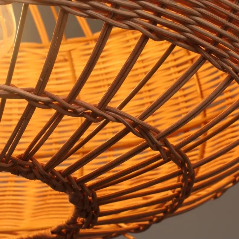 suspension en rotin tissé style wabi sabi pour décoration intérieure