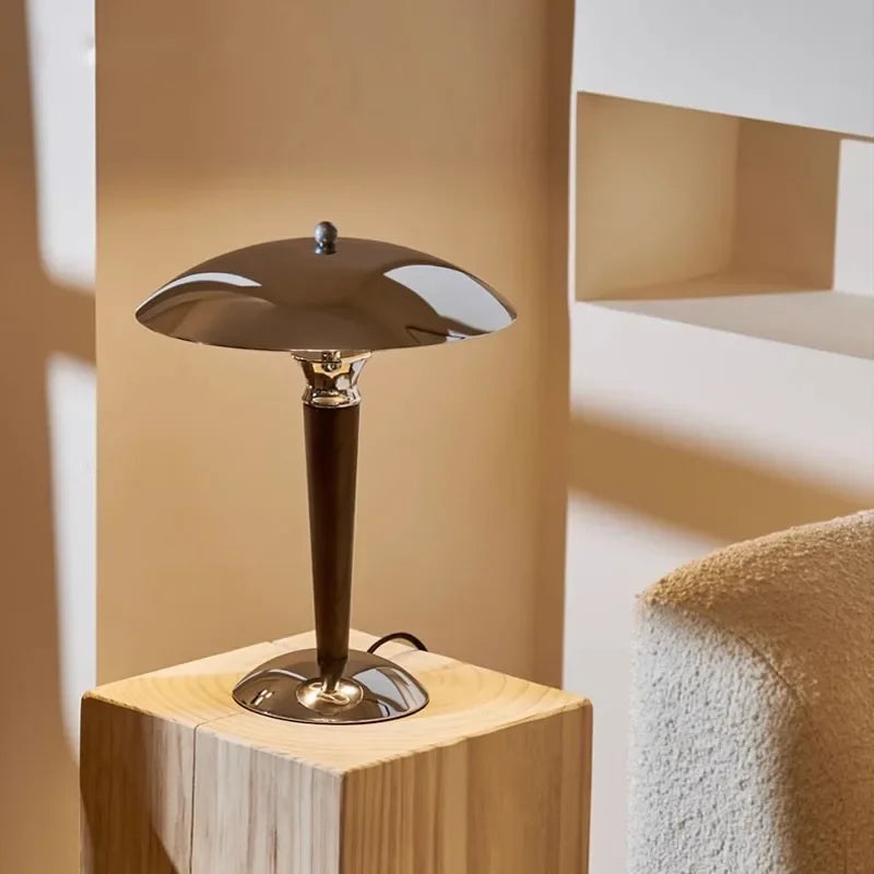 lampe de bureau style industriel en bois et fer
