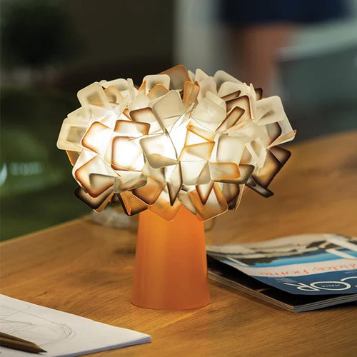 "lampe de bureau moderne slamp clizia en plastique pvc fleur"