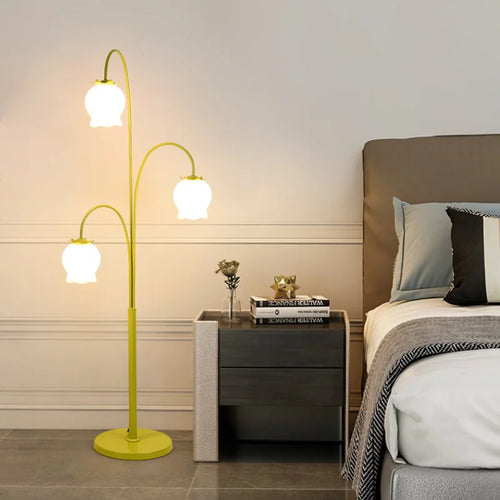 lampe de chevet style américain avec motifs floraux pour cadeau anniversaire - vue 3 sur 8