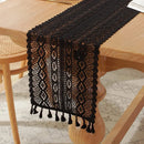 Chemin de table dentelle crochet style vintage pompons