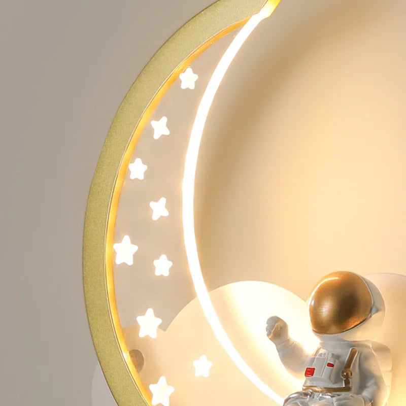 Applique murale moderne en forme de lune avec veilleuse led - vue 6 sur 7