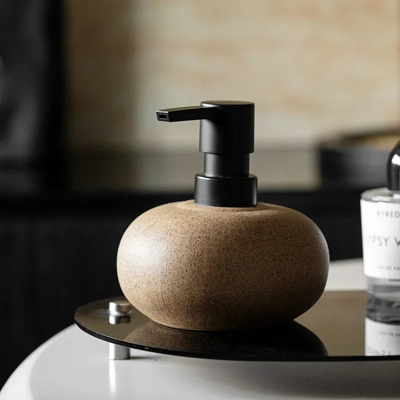 bouteille en céramique pour lotion et savon décorative - vue 5 sur 6
