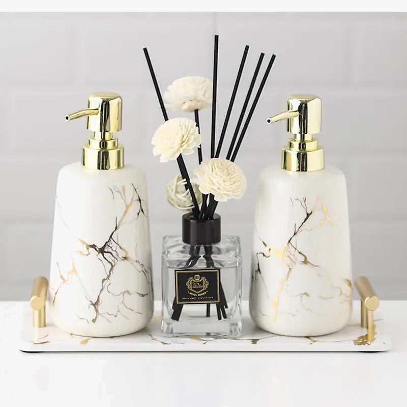 accessoires en céramique pour décoration de salle de bain