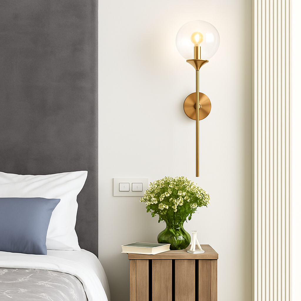 Applique murale design à LED avec bras doré et boule en verre - vue 4 sur 7