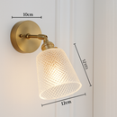 Applique murale dorée à LED et abat-jour en verre