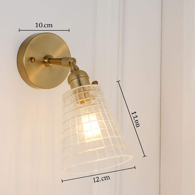 Applique murale dorée à LED et abat-jour en verre