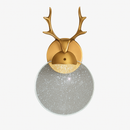 applique-murale-en-bois-de-cerf-abat-jour-en-cristal-de-luxe-pour-villa-4.png