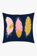 coussin-bleu-marine-motifs-g-om-triques-pour-d-coration-int-rieure-0.png