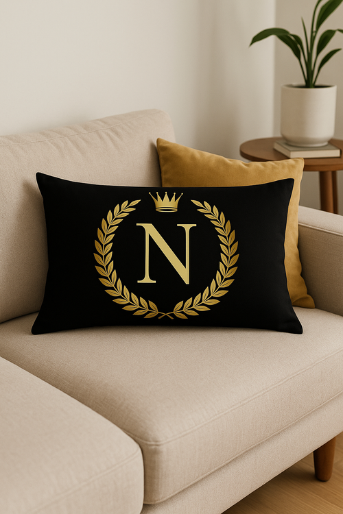 housse de coussin décorative avec motif lettres noires et dorées - vue 2 sur 2