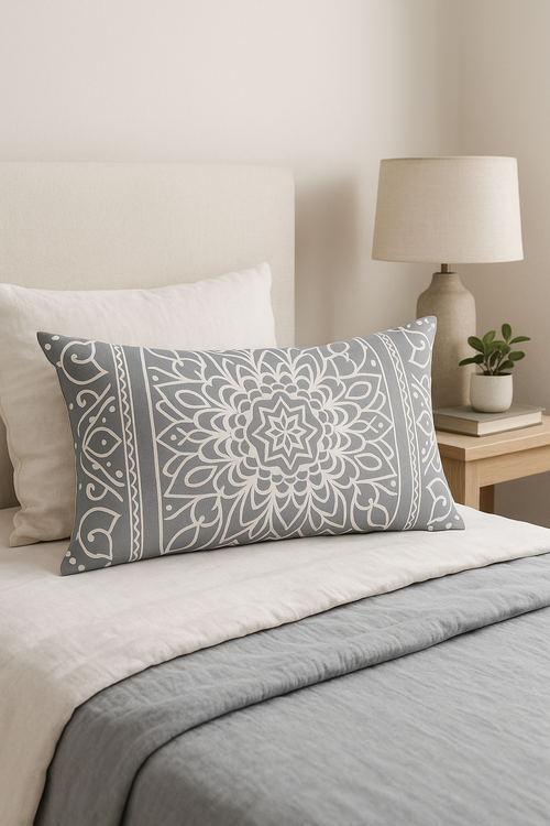 housse de coussin rectangulaire gris motif géométrique décoratif - vue 2 sur 2
