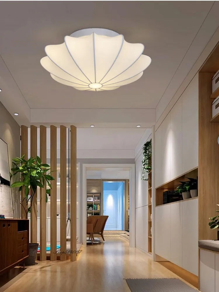 Lampe en soie nordique décoration de plafond plafond moderne à LEDs lumière pour salle à manger salon lumière belle fleur ombre lampe à main