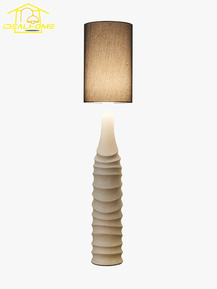 lampe-sur-pied-minimaliste-styliste-c-ramique-d-angle-5.png