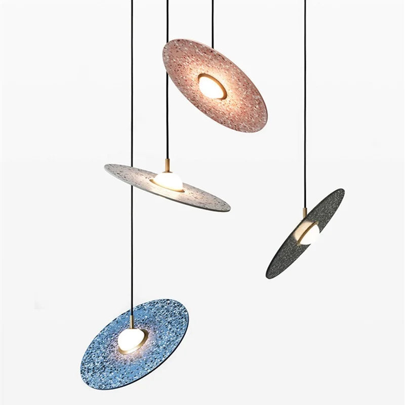 lampe-suspendue-vintage-en-ciment-terrazzo-ufo-led-personnalisation-designer-1.png