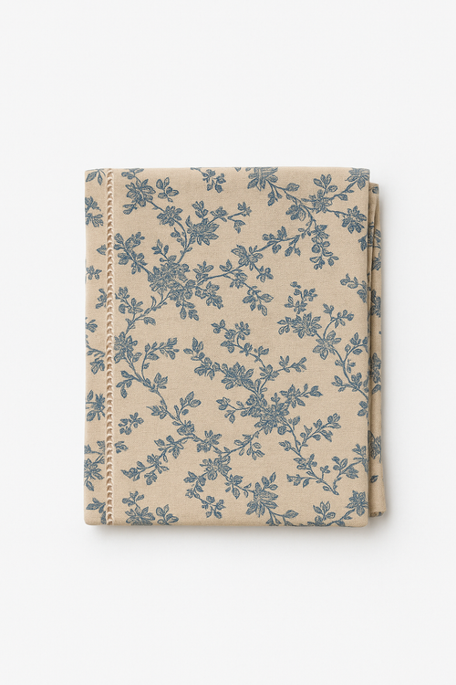 Nappe champetre a motifs floraux style vintage table