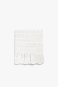Nappe jacquard vintage bordure dentelle style nordique table