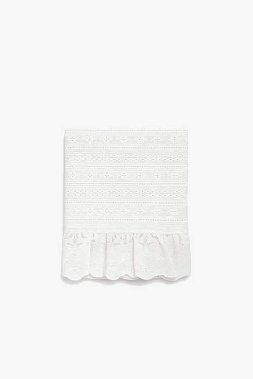 nappe-jacquard-vintage-bordure-dentelle-style-nordique-table-0.png