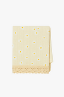 Nappe style champetre dentelle marguerite pompons table salle