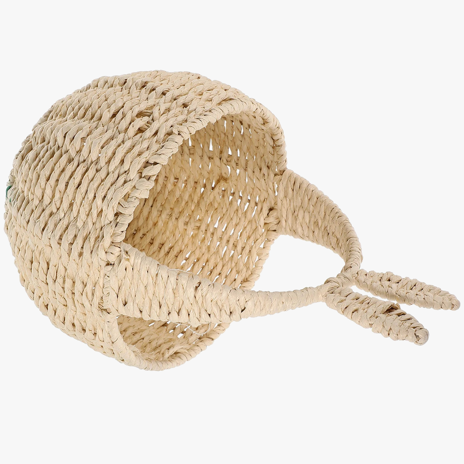 panier de chasse aux œufs de pâques avec jouets et bonbons pour bébé