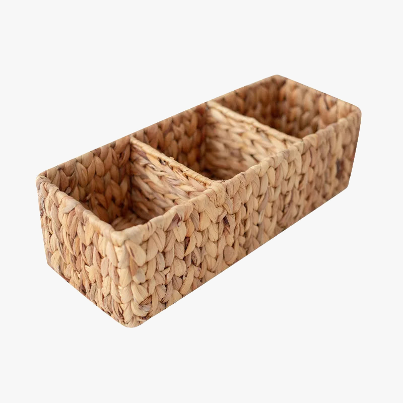 panier-de-rangement-tiss-la-main-trois-compartiments-en-rotin-4.png