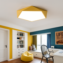 Plafonnier design LED géométrique de couleur