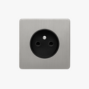 prise-lectrique-en-acier-gris-clair-bross-bords-arrondis-0.png