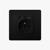 Prise électrique et double USB et USB type C en acier noir mat