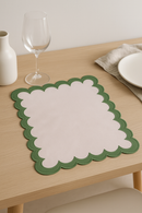 Set de table coton brodé vintage bords ondulés