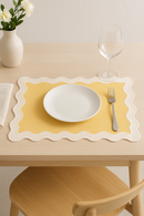 Set de table vintage brodé bord ondulé coton