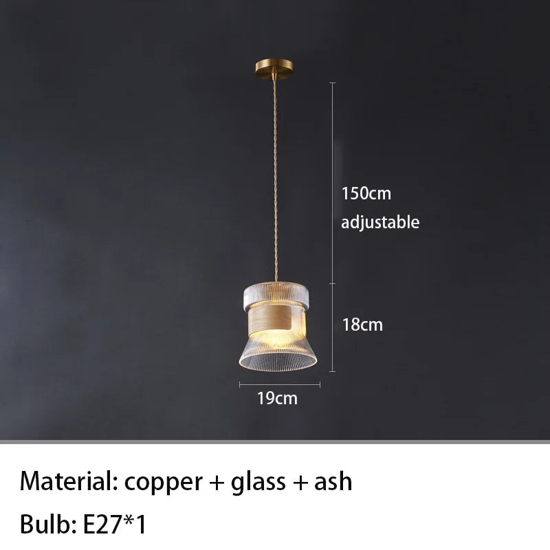 suspension-moderne-en-verre-transparent-avec-d-tails-en-bois-et-cuivre-6.png