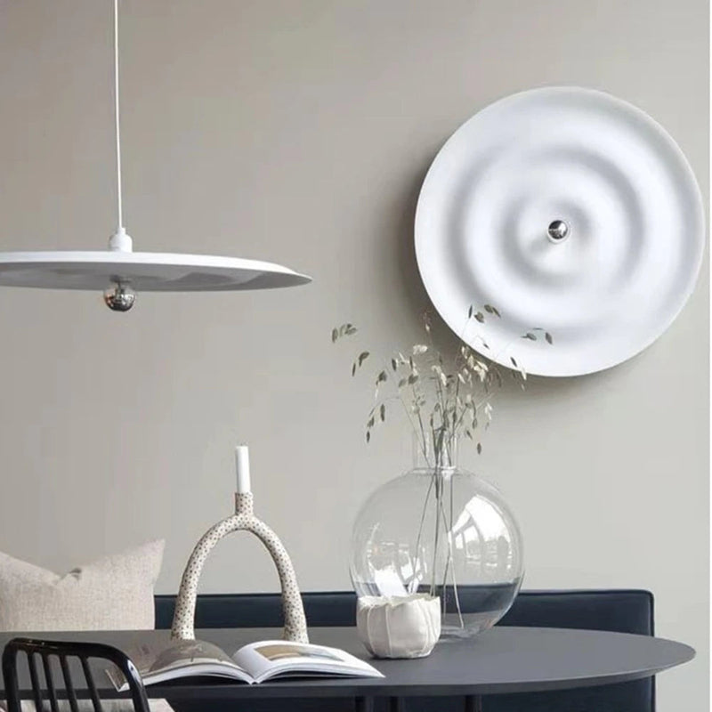 suspension-nordique-en-fer-design-minimaliste-pour-un-clairage-moderne-3.png