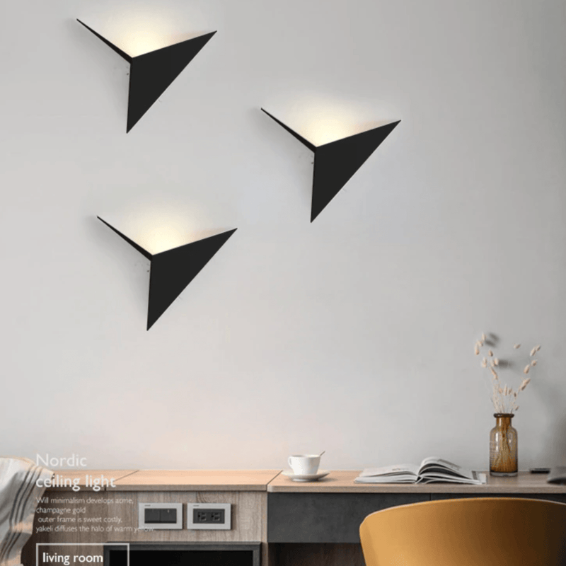 Lámpara de pared design con triángulo LED en metal Loft