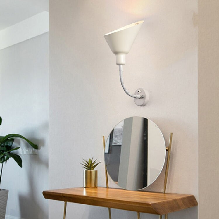 Applique murale moderne avec abat-jour conique Rotob
