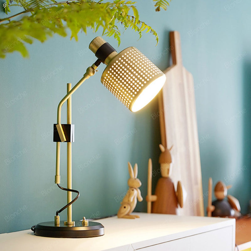 Design desk lamp with openwork lampshade Timo