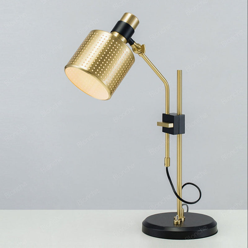 Lampe de bureau design avec abat-jour ajouré Timo